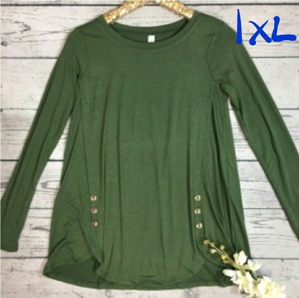 NIB Plus Zenana Top w/Side Button Detail 1XL